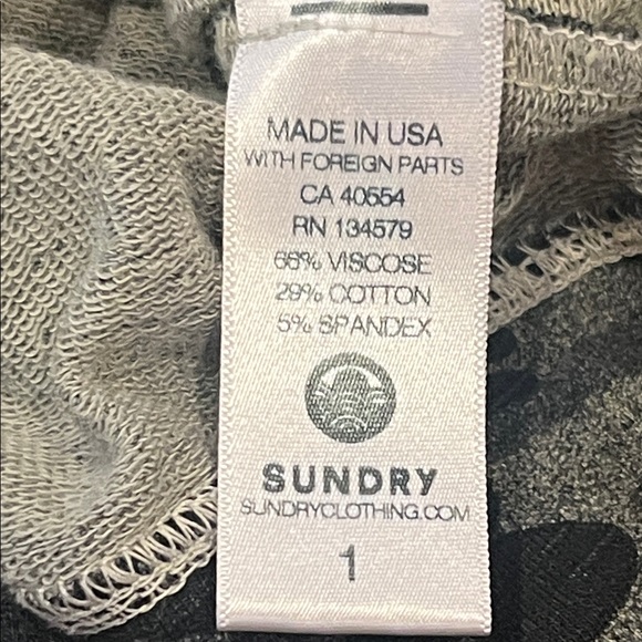 Sundry Off the Shoulder Sweatshirt Long Sleeved Camo Size 1 (US size Small) - Picture 9 of 12